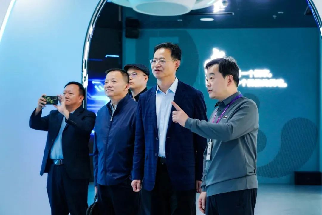 2024120602 国家广电总局发展研究中心一行赴米兰励丰文化调研指导