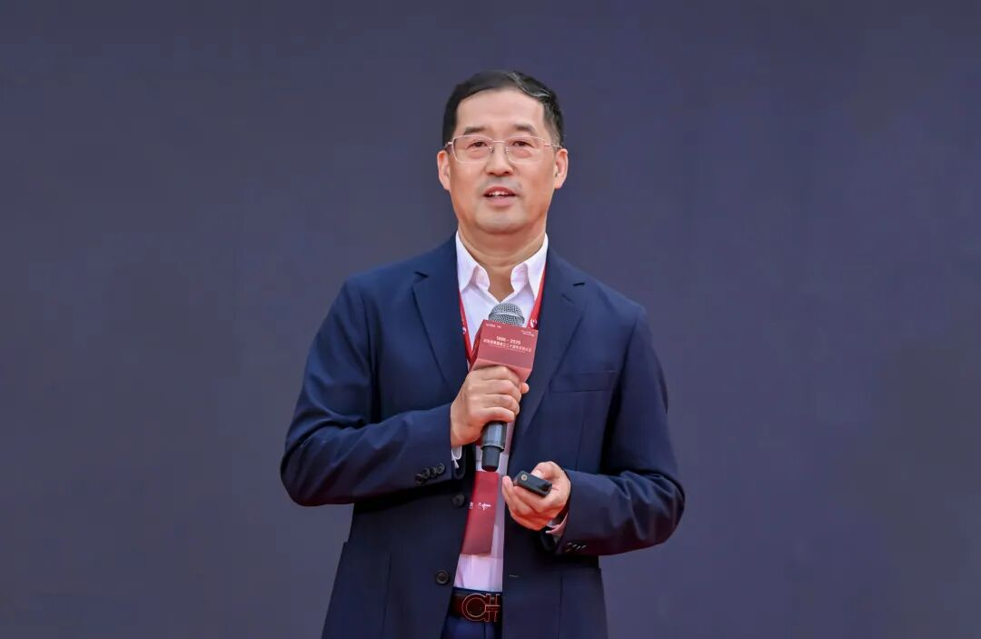上海证券报专访 | 米兰李军：以“屏”为基三十年 AI与文旅打开增长新空间